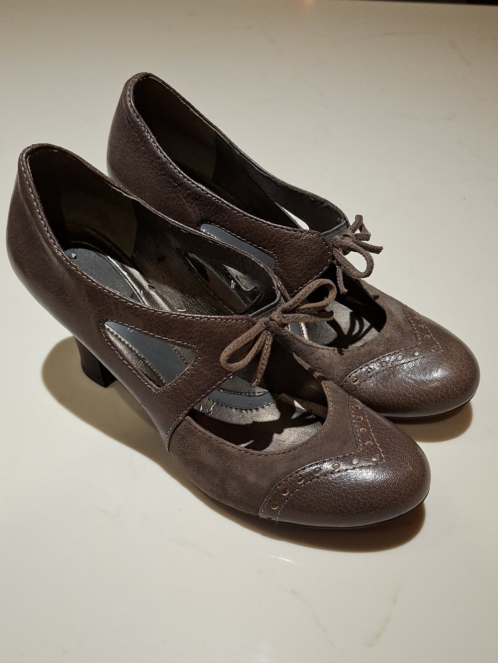 Naturalizer Gray/Green Leather & Suede Mary Jane Cut-out Heels (Size US 6.5)